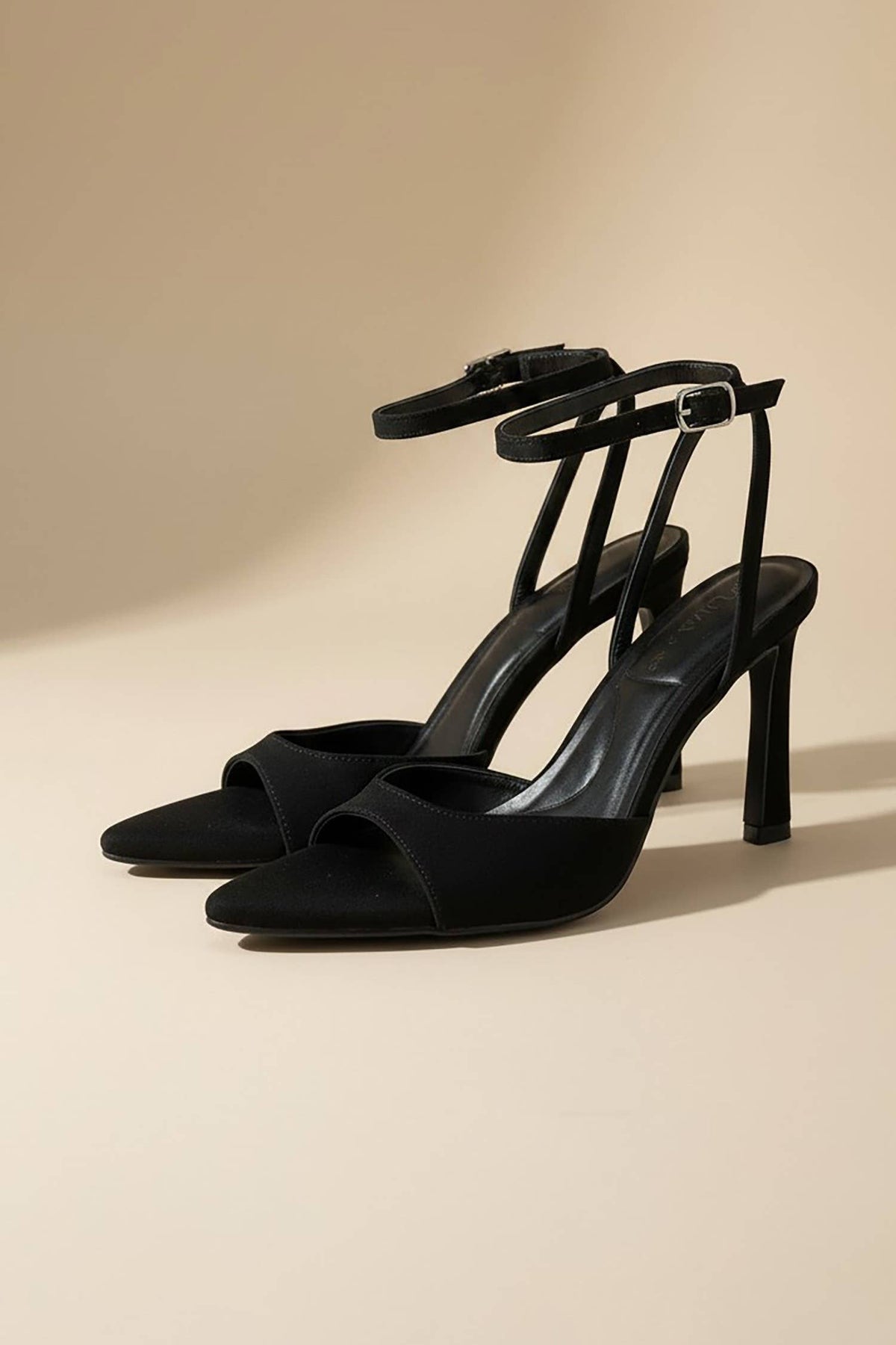 JADE-01 - ANKLE STRAP PUMPS