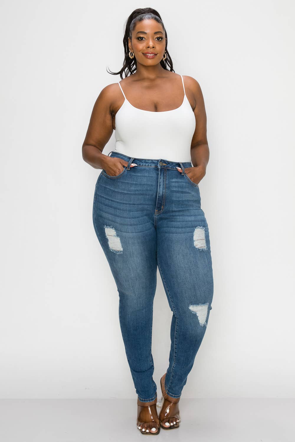 PLUS CURVY SKINNY GENTLY DESTROYED JEANS