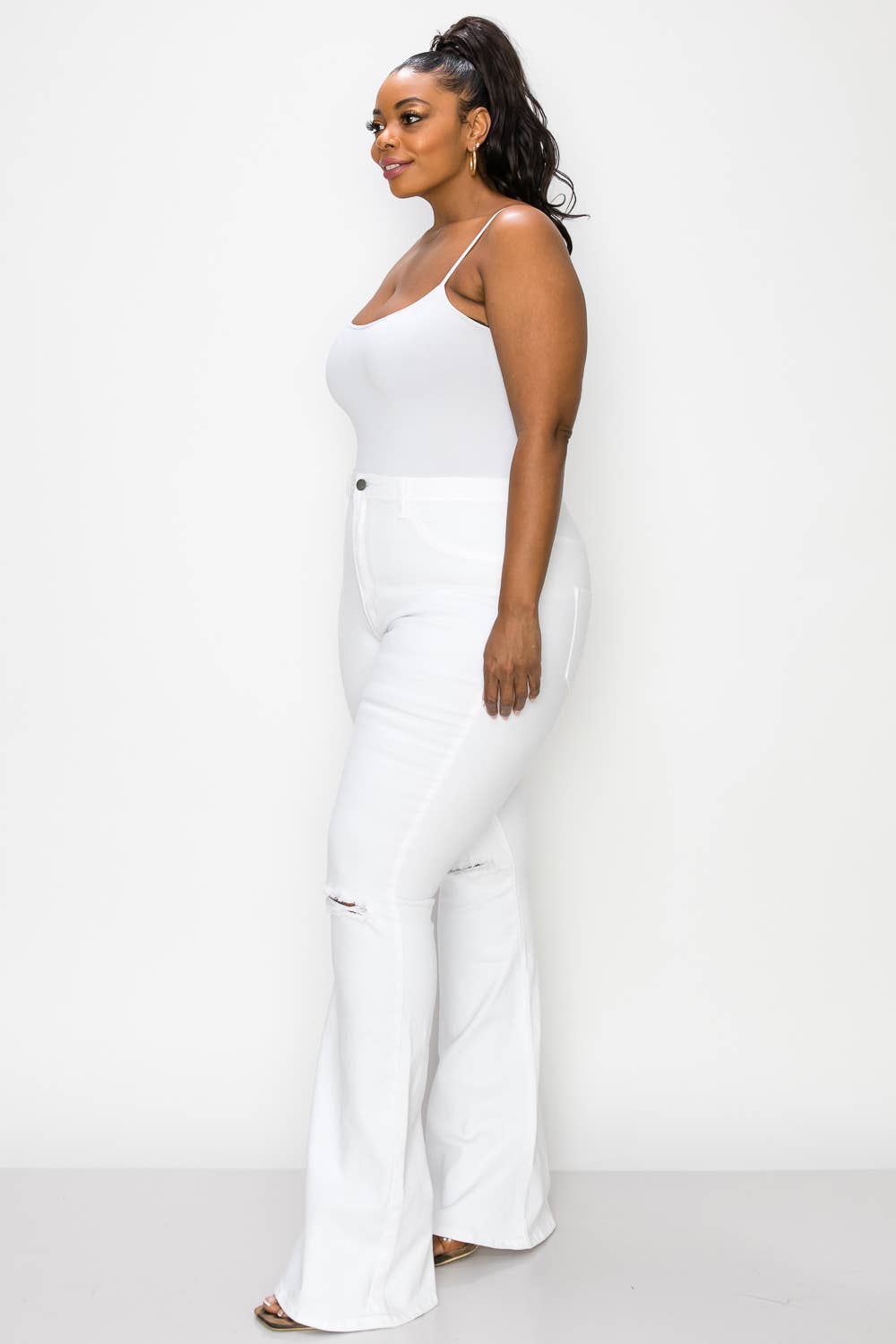 PLUS CURVY FLARE WHITE JEAN