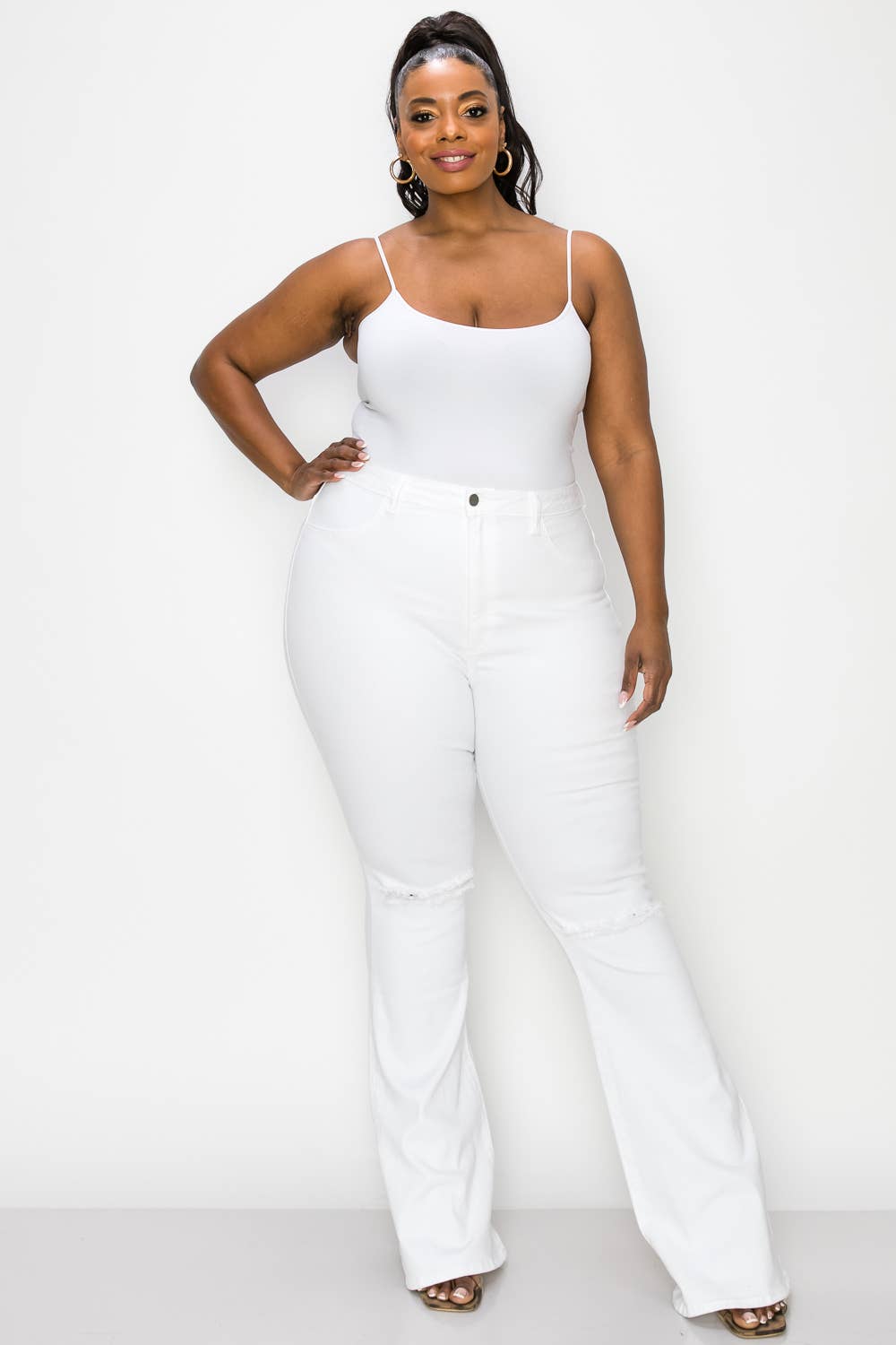 PLUS CURVY FLARE WHITE JEAN